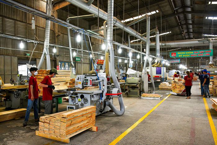 Sản xuất đồ gỗ gia dụng xuất khẩu ở Khu Công nghiệp Phan Thiết