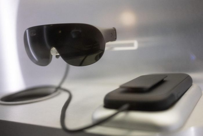 Meta VR Glasses được trưng bày tại hội nghị Meta Connect. Ảnh: Reuters