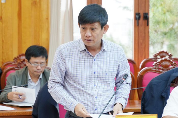 Phó Giám đốc Sở Tài chính Võ Ngọc Tuấn báo cáo về các dự án được đề xuất chấp thuận chủ trương đầu tư