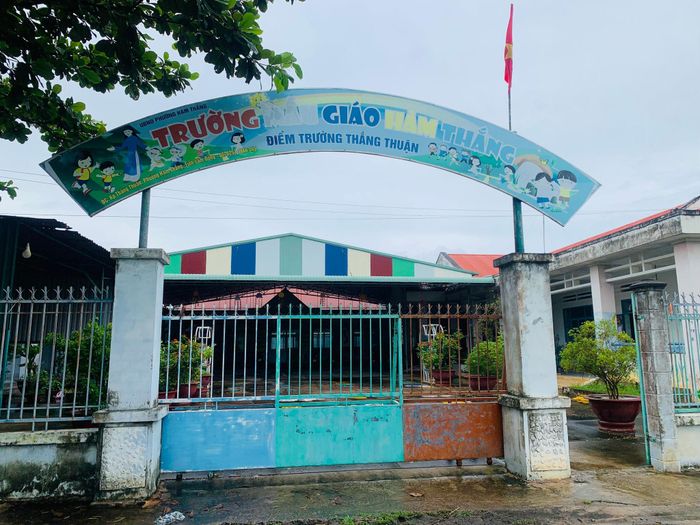 Trường Mẫu giáo Hàm Thắng (xã Hàm Thắng) cho trẻ nghỉ học vào sáng 24/9 do mưa lũ