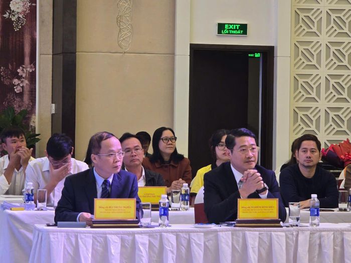 Các đại biểu dự hội nghị
