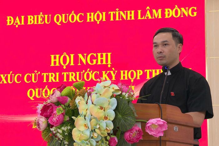 Đại biểu Quốc hội, Linh mục Lê Nguyên Thao, Chánh văn phòng Tòa giám mục Phan Thiết đã thông báo đến cử tri kết quả Kỳ họp không thường lệ thứ Nhất và dự kiến nội dung, chương trình của Kỳ họp thứ 2, Quốc hội khóa XVI