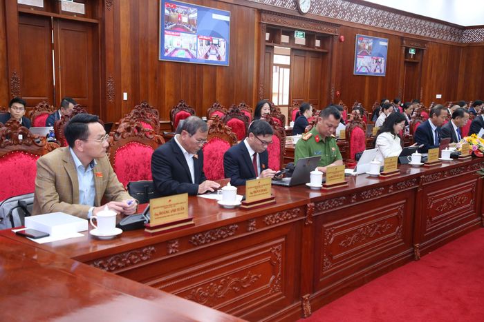 Các đại biểu tham dự kỳ họp