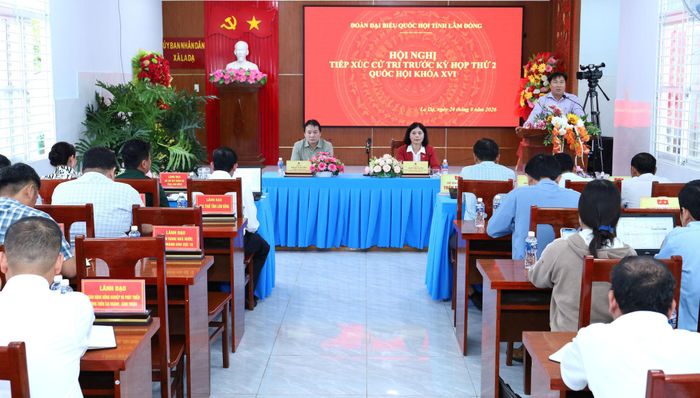 Quang cảnh buổi tiếp xúc