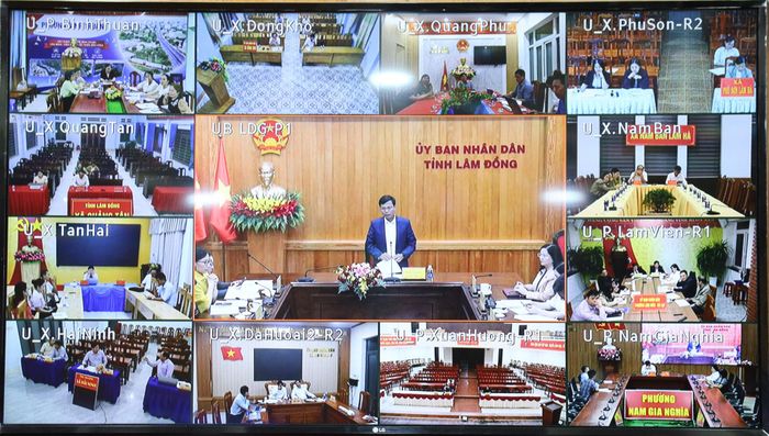 Hội nghị được tổ chức trực tuyến tại điểm cầu UBND tỉnh, kết nối trực tuyến đến điểm cầu các địa phương, đơn vị y tế trên toàn tỉnh