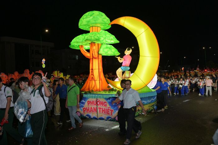 Lồng đèn lớn của phường Phan Thiết