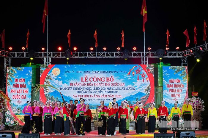 Cùng với Đám cưới truyền thống, Lễ hội Cơm mới của người Mường, phường Yên Sơn cũng cũng được công nhận là Di sản Văn hoá phi vật thể quốc gia.