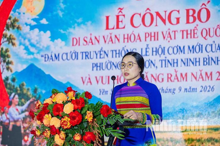 Đồng chí Vũ Thanh Lịch, Phó Giám đốc Sở Văn hóa và Thể thao công bố Quyết định của Bộ trưởng Bộ Văn hóa, Thể thao và Du lịch.