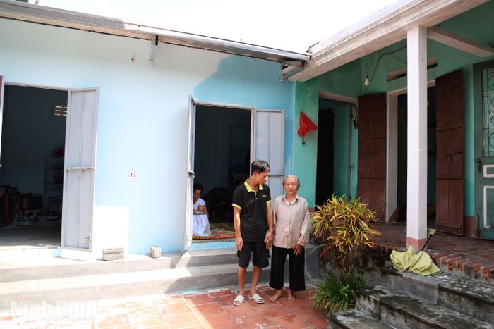 Ngôi nhà mới của gia đình ông Bạch Văn Huấn, hội viên Hội Cựu chiến binh thôn An Bình, xã Bình Sơn đã hoàn thiện trong niềm vui của gia đình.