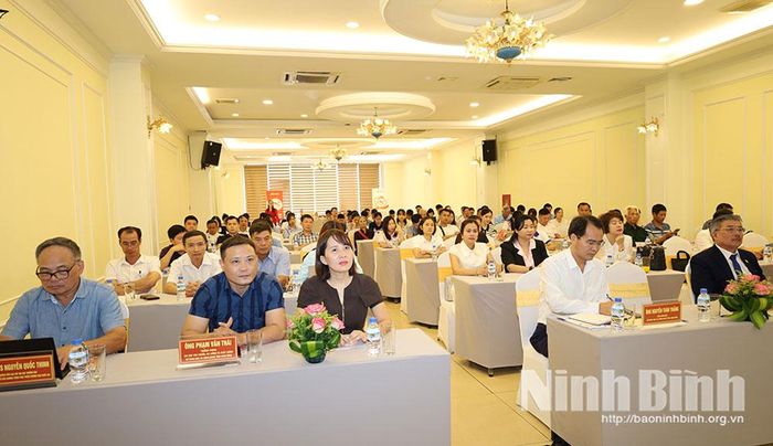 Các đại biểu dự hội thảo.