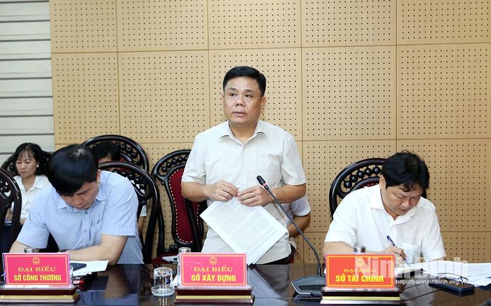 Đại diện lãnh đạo Sở Xây dựng phát biểu tại hội nghị.