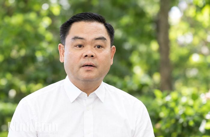 Đồng chí Phạm Hồng Thái, Chủ tịch UBND phường Nam Định, Trưởng Ban tổ chức Lễ hội truyền thống tháng Tám. Ảnh: Viết Dư