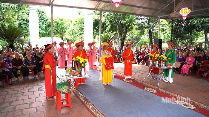 Nghi thức tế Nữ quan cầu quốc thái dân an, mưa thuận gió hòa.