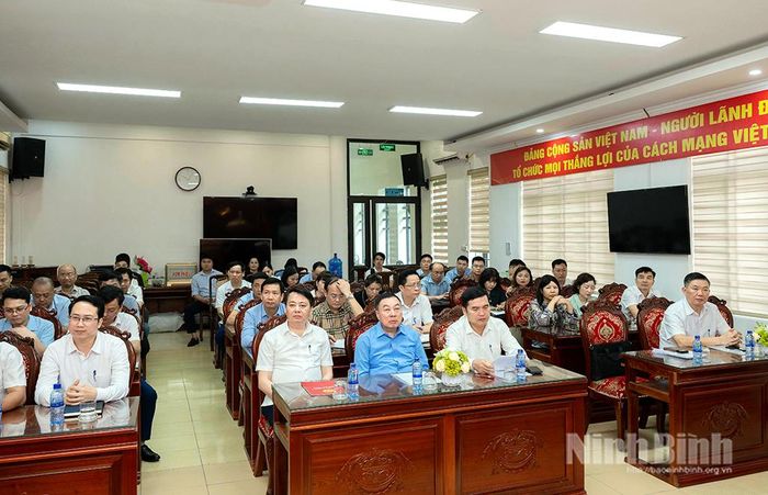 Các đại biểu dự hội nghị.