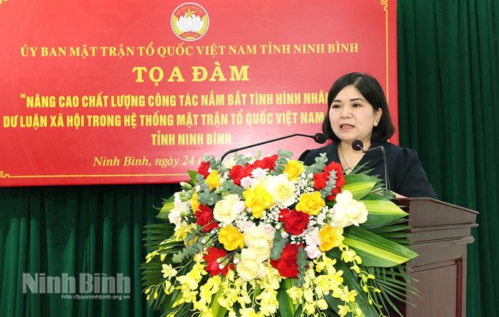 Đại biểu lãnh đạo Hội Liên hiệp Phụ nữ tỉnh tham luận tại tọa đàm.