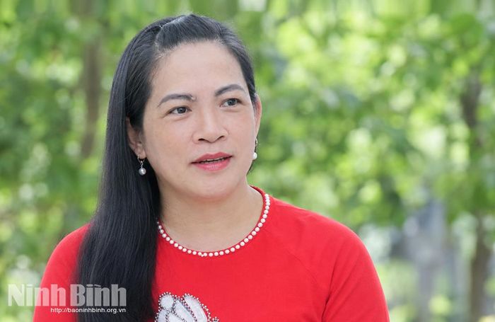 Nhà thơ Minh Hương - tác giả