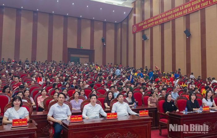 Các đại biểu dự chương trình. Ảnh: Ngọc Linh