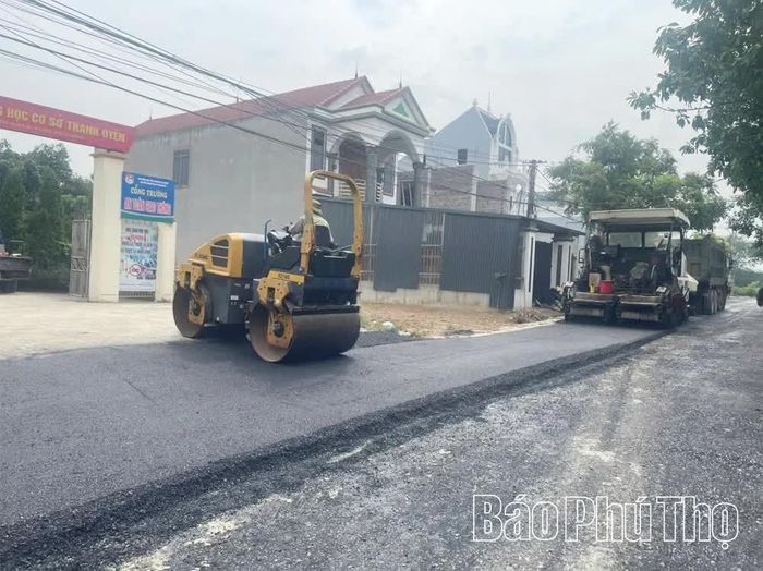 Tuyến đường thôn 21 Minh Đức đang được đẩy nhanh tiến độ thi công.