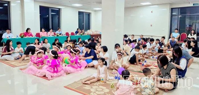 Trung tâm Y tế khu vực Bình Xuyên tổ chức Tết Trung thu 2026 cho con em cán bộ nhân viên và bệnh nhi nghèo tại trung tâm .