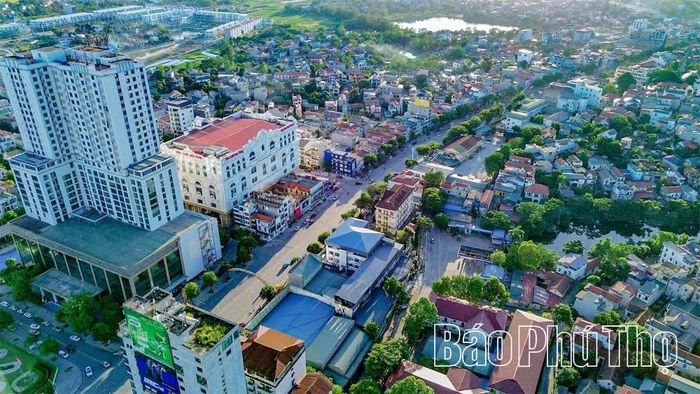 Một góc phường Việt Trì - Trung tâm chính trị, kinh tế, văn hóa của tỉnh.