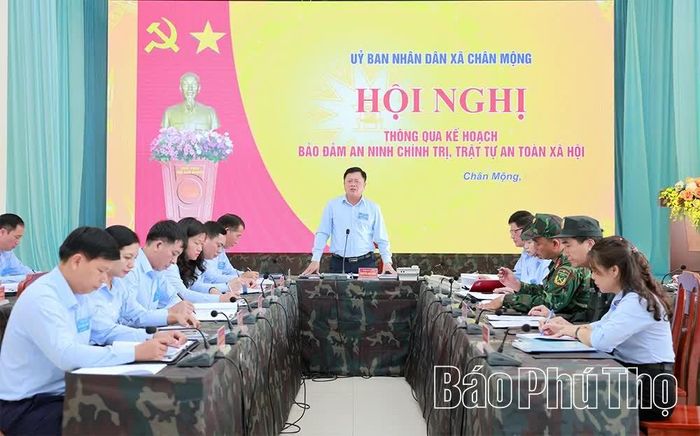 Hình ảnh diễn tập: Hội nghị UBND xã thông qua kế hoạch bảo đảm an ninh chính trị, trật tự an toàn xã hội.