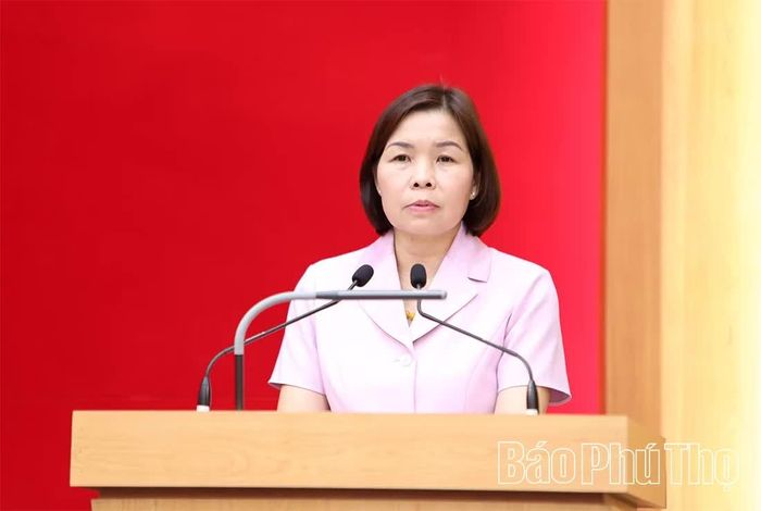 Đồng chí Phó Chủ tịch UBND tỉnh Phùng Thị Kim Nga quán triệt một số nội dung trọng tâm vềphát triển du lịch Việt Nam trở thành ngành kinh tế mũi nhọn trong kỷ nguyên mới.