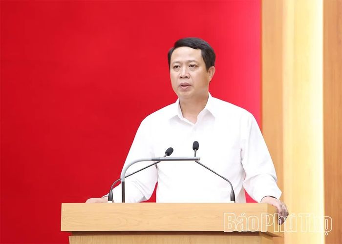 Đồng chí Trưởng Ban Tổ chức Tỉnh ủy Bùi Đình Thi quán triệt một số nội dung về công tác cán bộ, đảng viên trong kỷ nguyên mới.