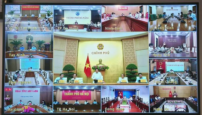 Hội nghị được kết nối trực tuyến từ điểm cầu Chính phủ tới một số tỉnh, thành phố, các trường đại học, cao đẳng sư phạm trong cả nước.