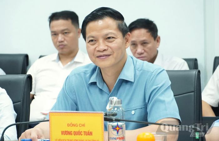 Đồng chí Vương Quốc Tuấn, Bí thư Tỉnh ủy chủ trì buổi làm việc - Ảnh: Q.V