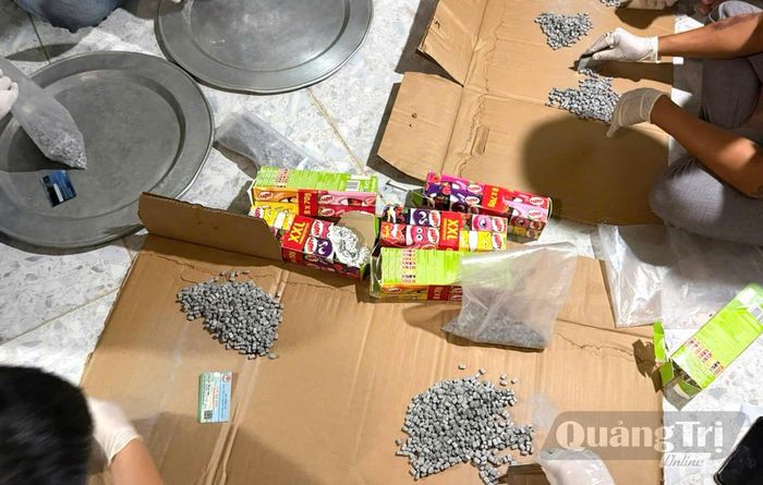 Số ma túy dạng kẹo thu giữ tại nhà đối tượng Chính - Ảnh: T.T