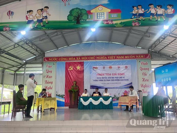 Quang cảnh phiên tòa giả định - Ảnh: LO