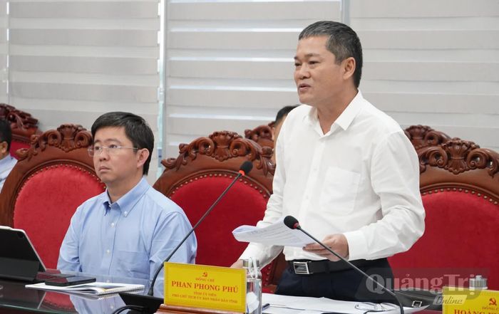 Đồng chí Phan Phong Phú, Phó Chủ tịch UBND tỉnh phát biểu tại buổi làm việc - Ảnh: Q.V