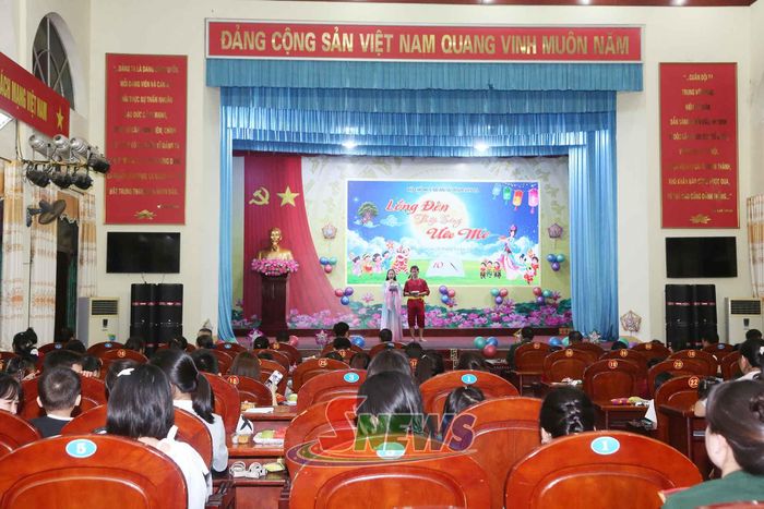 Chương trình Đêm hội Trăng rằm “Lồng đèn thắp sáng ước mơ” tại Bộ CHQS tỉnh.