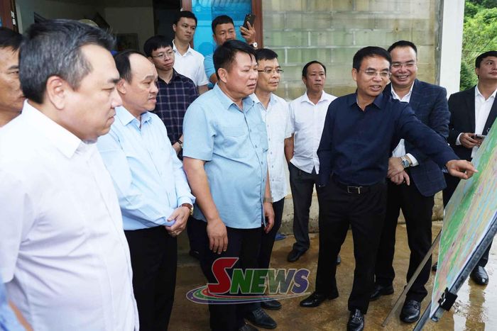 Đoàn công tác của tỉnh khảo sát thực địa nút giao, điểm tái định cư, bãi đổ thải tại xã Đoàn Kết.