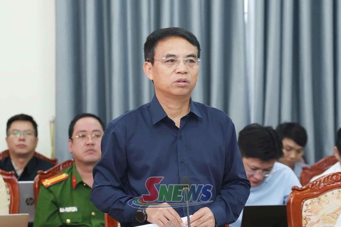 Đồng chí Nguyễn Minh Tiến, Phó Chủ tịch UBND tỉnh phát biểu tại cuộc làm việc.