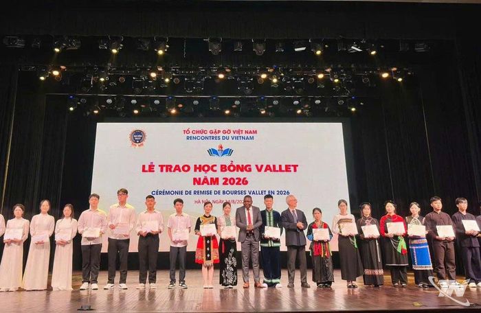 Học bổng không chỉ ghi nhận thành tích mà còn là nguồn tài chính giúp học sinh đầu tư cho việc học.