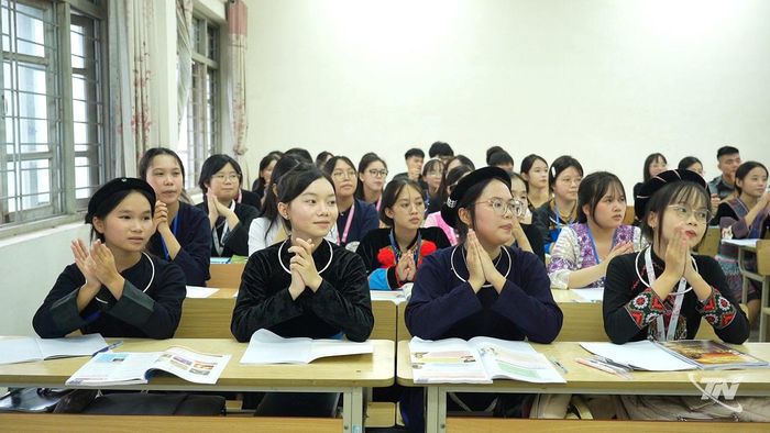 Với học sinh dân tộc thiểu số, học bổng Vallet trở thành nguồn động lực lớn trên con đường chinh phục tri thức.