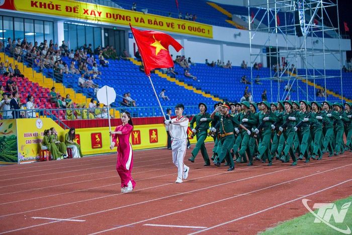 Diễu hành biểu dương lực lượng.