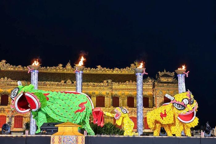 Tiết mục "Lân mẫu xuất lân nhi".