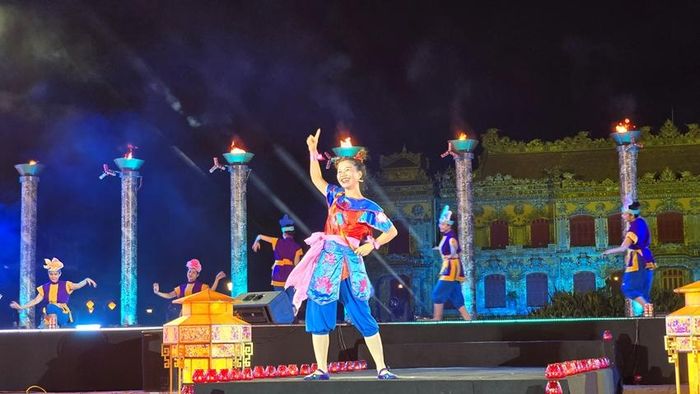 Trích đoạn "Na Tra đại náo thủy cung”.