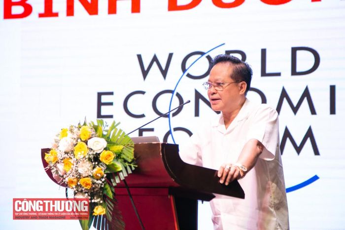 TS. Trịnh Minh Anh - Nguyên Vụ trưởng, Chánh văn phòng Ban chỉ đạo liên ngành Hội nhập kinh tế quốc tế giới thiệu tổng quan về APEC và Năm APEC Việt Nam 2027.