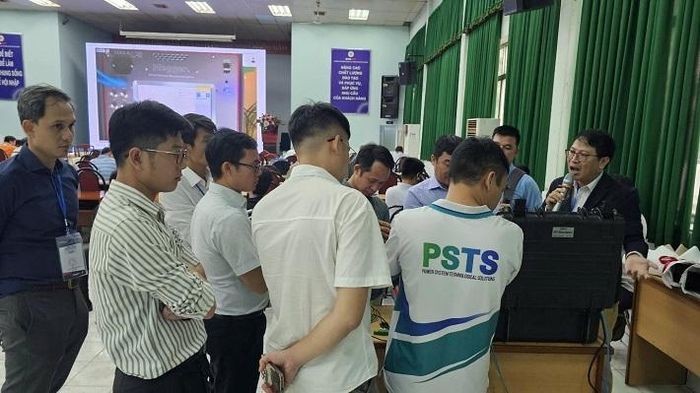 Giảng viên truyền đạt kiến thức