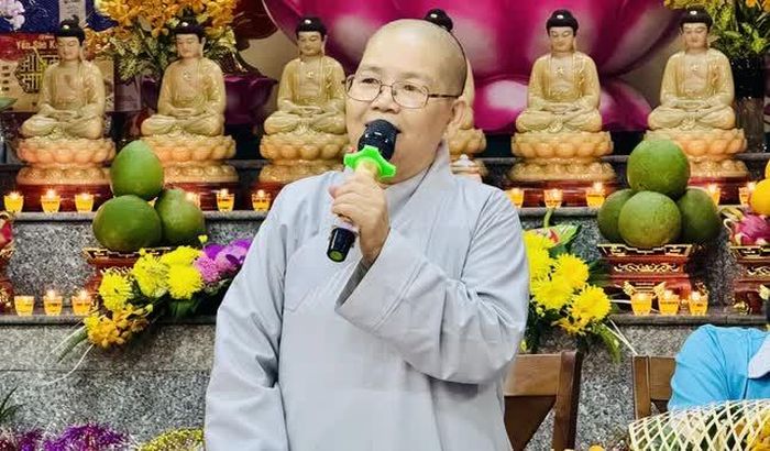 Ni sư Thích nữ Từ Thảo phát biểu