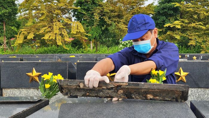 Đảng, Nhà nước và Nhân dân luôn trân trọng, ghi nhớ công lao to lớn của các Anh hùng liệt sĩ; đồng thời không ngừng thực hiện công tác tìm kiếm, quy tập và xác định danh tính hài cốt liệt sĩ, góp phần đưa các liệt sĩ chưa xác định được danh tính trở về với tên tuổi, quê hương và gia đình.