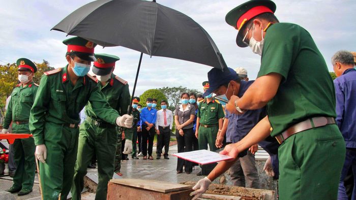 Bà Mai Cẩm Giang, Phó Bí thư Trường trực Đảng ủy xã Hòa Bình cho biết: "Địa phương tạo mọi điều kiện thuận lợi nhất để Ban Chỉ đạo 515 tỉnh Cà Mau triển khai nhiệm vụ đạt hiệu quả. Qua đây, giáo dục truyền thống 'Uống nước nhớ nguồn' cho thế hệ trẻ, đáp ứng mong mỏi của thân nhân các gia đình liệt sĩ".