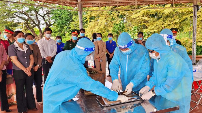 Mỗi mẫu sinh phẩm được thu thập không chỉ là dữ liệu khoa học, mà còn mang theo hy vọng xoa dịu nỗi đau đằng đẵng của hàng nghìn gia đình đang ngày đêm ngóng đợi thân nhân.