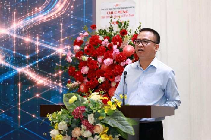 Ông Trần Kiên, Trưởng phòng Chính sách số, Cục Chuyển đổi số Quốc gia Bộ Khoa học và Công nghệ cho rằng: Chuyển đổi số cần được đo bằng kết quả thực chất như tỷ lệ sử dụng, thời gian và chi phí được tiết kiệm, năng suất và mức độ hài lòng của người dân, doanh nghiệp, thay vì coi việc ban hành văn bản hay xây dựng xong hệ thống là hoàn thành nhiệm vụ.