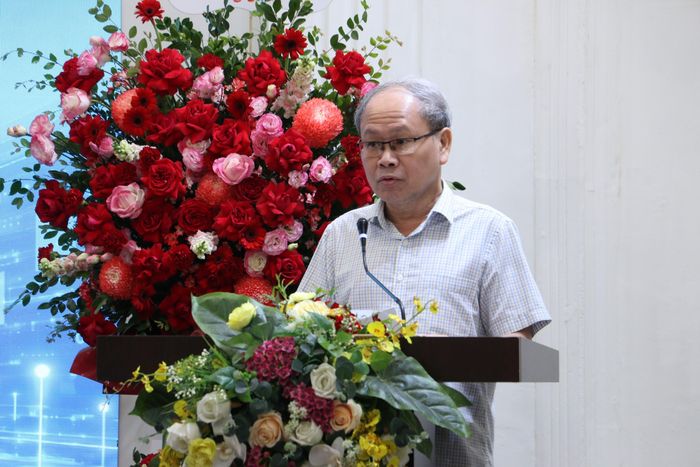 Đại tá Ngô Như Cường, Phó Cục trưởng Cục Cảnh sát Quản lý hành chính về trật tự xã hội Bộ Công An cho rằng: VNeID đang từng bước chuyển từ một ứng dụng định danh điện tử thành "điểm chạm số" thống nhất giữa người dân, doanh nghiệp với các dịch vụ số.
