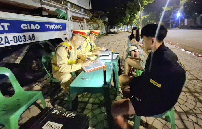 Thời gian tới nhất là trước, trong và sau dịp Tết trung thu năm nay, đơn vị sẽ tăng cường kiểm tra, xử lý; chủ yếu tập trung vào các trường hợp thanh, thiếu niên để hạn chế tối đa nguy cơ xảy ra tai nạn, mất an toàn giao thông.