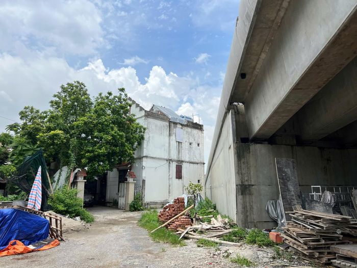 Căn nhà chậm GPMB gây ảnh hưởng đến tiến độ của dự án.